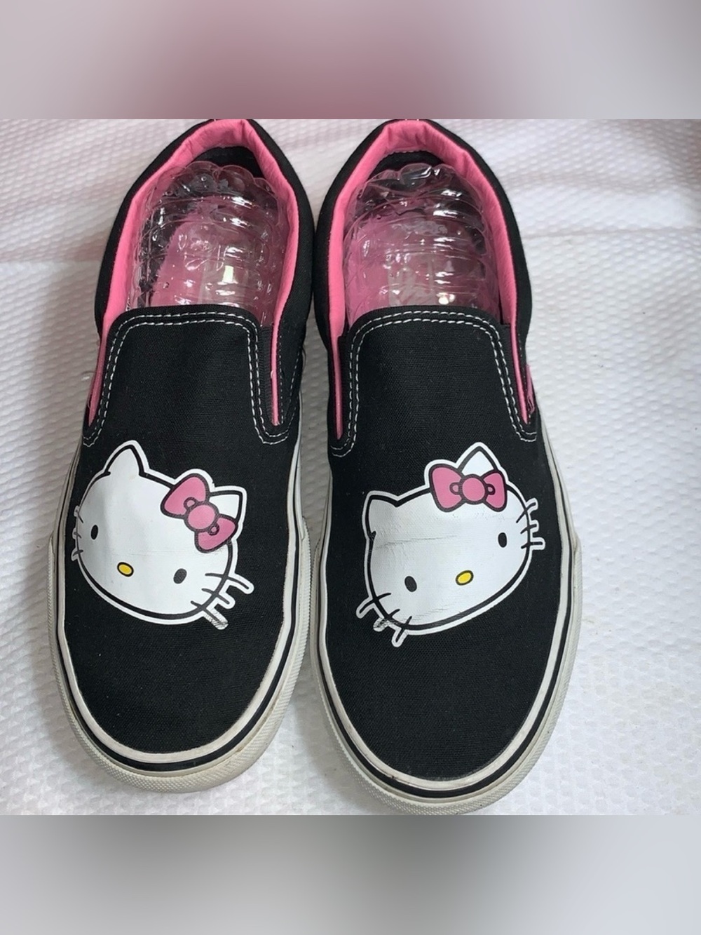 HELLO KITTY SLIP ON VANS​​​